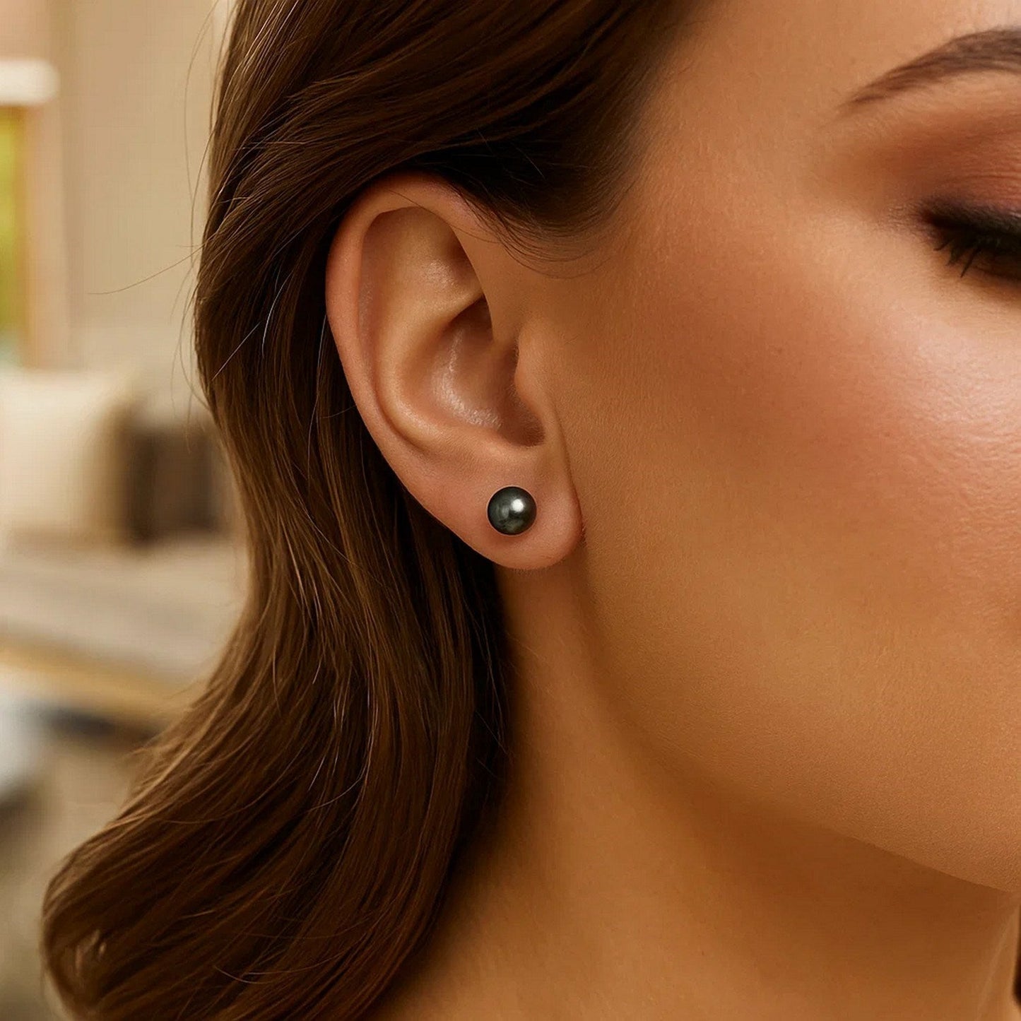 14k Yellow Gold Cultured Black Pearl Stud Earrings (7mm) 