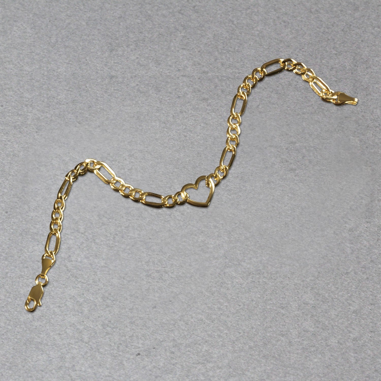 14k Yellow Gold 7 inch Figaro Chain Bracelet with Heart (4.50 mm) 