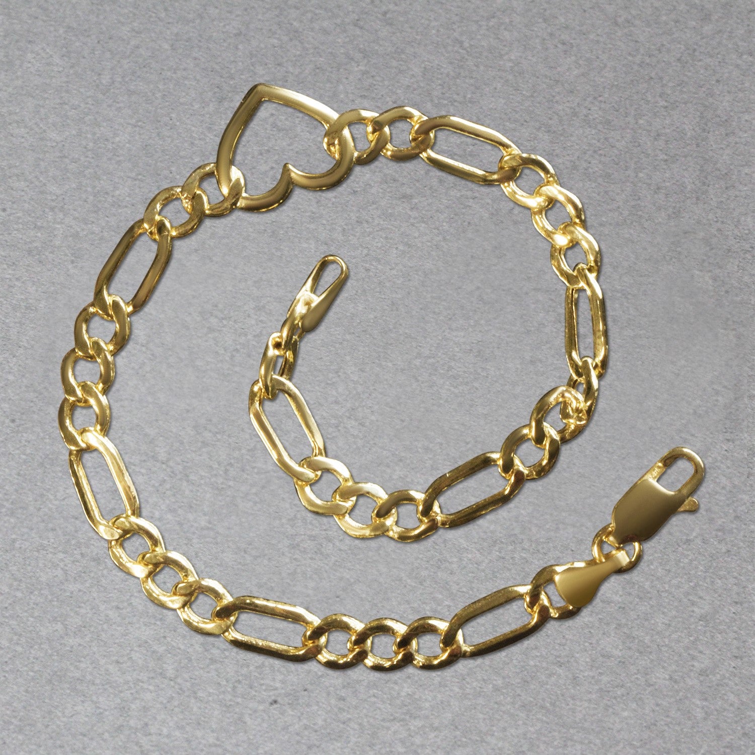 14k Yellow Gold 7 inch Figaro Chain Bracelet with Heart (4.50 mm) 