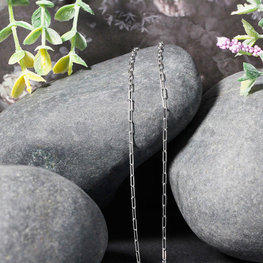 18K White Gold Fine Paperclip Chain (1.50 mm) 