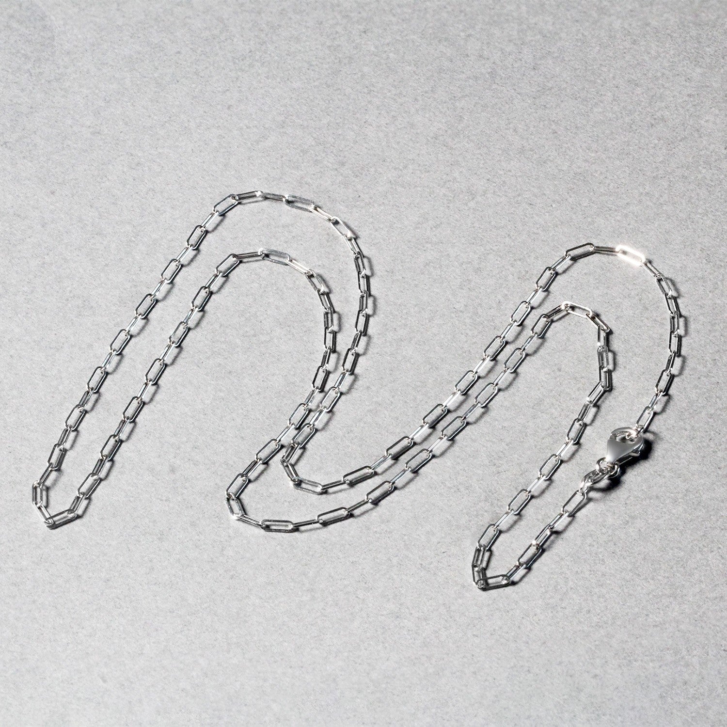 18K White Gold Fine Paperclip Chain (1.50 mm) 