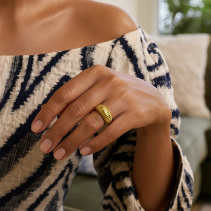 14K Yellow Gold Graduated Tubogas Ring (9.60 mm) 